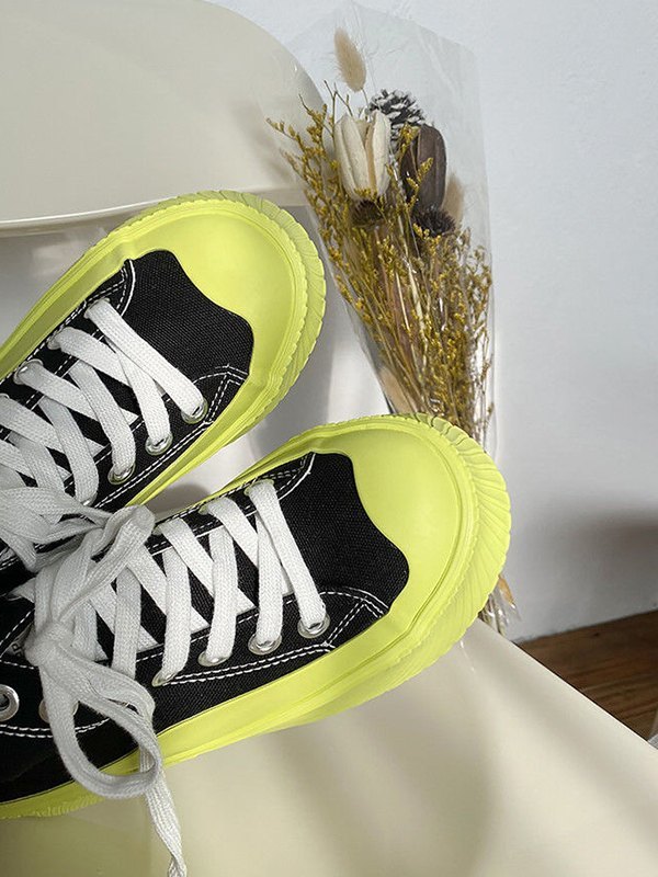 Sneaker alta con suela en contraste-3